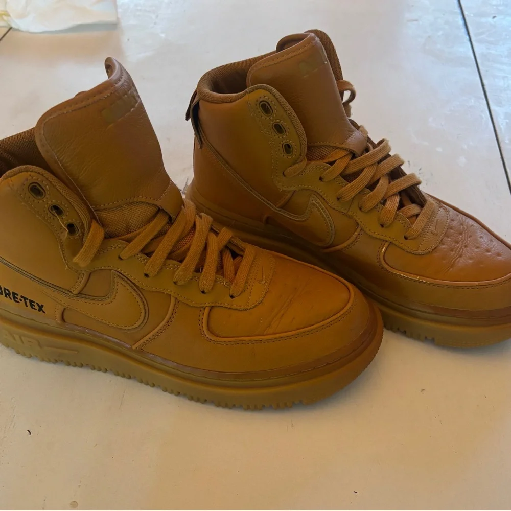Nike Men’s Tan GORE‑TEX High-Top Boots